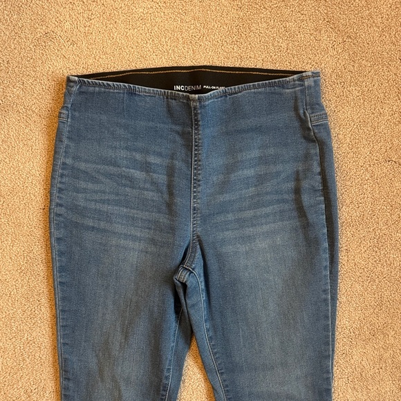 INC Classic Pull-On Flared Women's Jeans - Picture 4 of 6